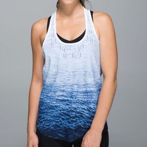 Lululemon Water Bound Singlet Tank, Sz 2, Fits large, Ombre Wave Navy/White